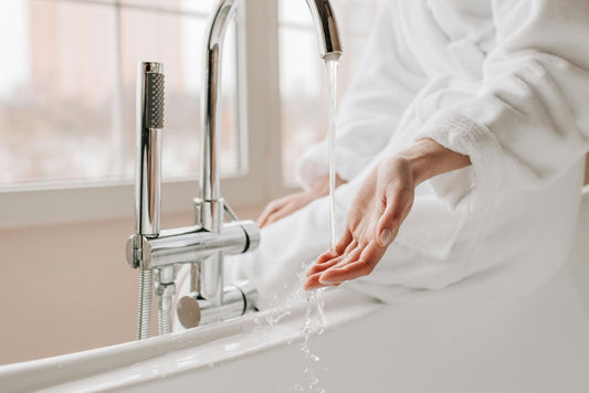 電熱水器故障完整指南：漏水、出水量不足、水溫不穩的原因與處理